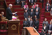 Hommage à Pierre Mauroy en séance publique