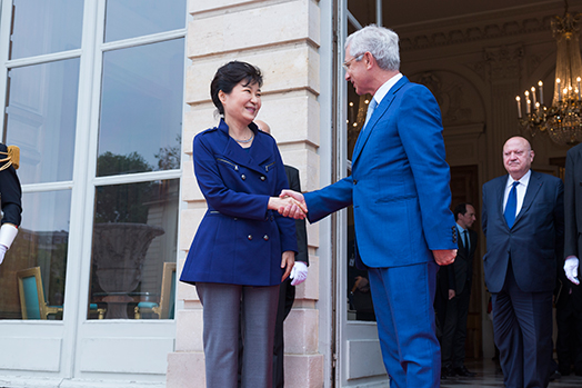 Entretien avec Mme Geun-hye Park, Présidente de la République de la Corée du Sud