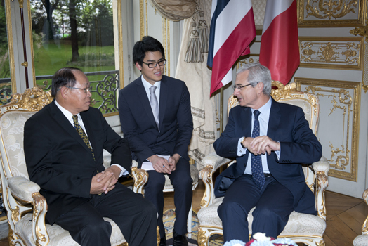 Entretien de M. Claude Bartolone avec M. Nikom WAIRATPANIJ, Président du Sénat de Thaïlande