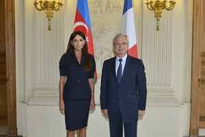 Entretien de M. Claude Bartolone avec Mme Mehriban Alieva, Présidente du groupe d’amitié parlementaire Azerbaïdjan-France 